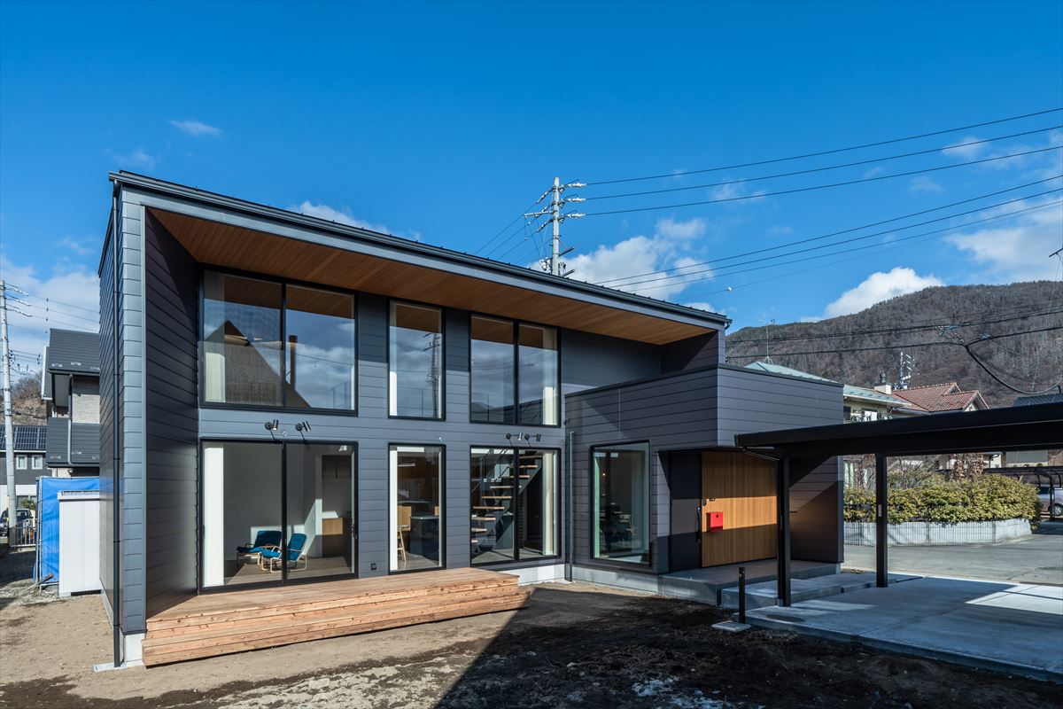 Works 先輩家族の施工事例 吹き抜け窓から家じゅうに光が届く家 松本市 長野市で強く 美しく 資産価値のある注文住宅mstyle House Works 先輩家族の施工事例 吹き抜け窓から家じゅうに光が届く家 松本市 長野市で強く 美しく 資産価値のある注文住宅mstyle House